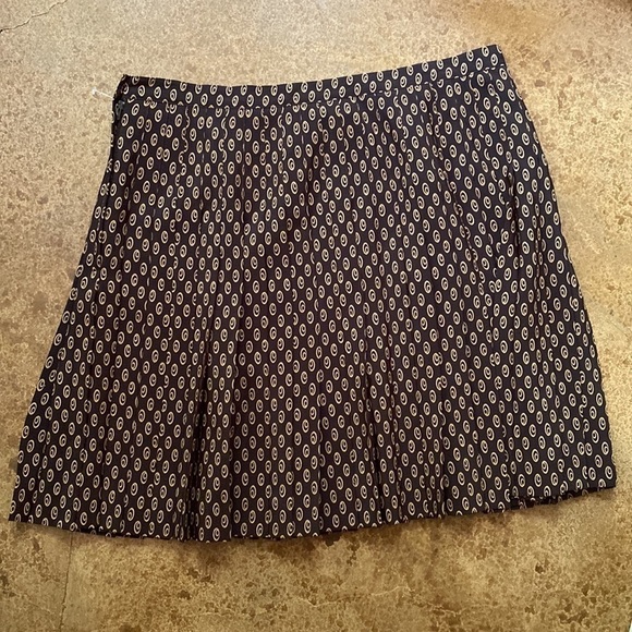 EXPRESS black and tan swirl pleated skater circle mini skirt - Picture 5 of 5